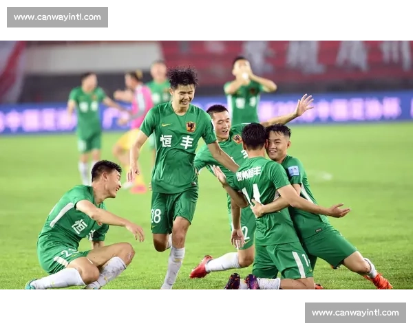 足协杯恒大对阵富力全场视频回顾激战瞬间与关键进球解析精彩战术复盘